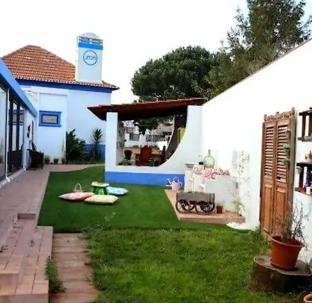 House With 3 Bedrooms In Marinha Grande, With Enclosed Garden And Wifi - 7 Km From The Beach